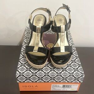ISOLA OLENCIA Black/Gold Patent USA SIZE 7, Euro 38